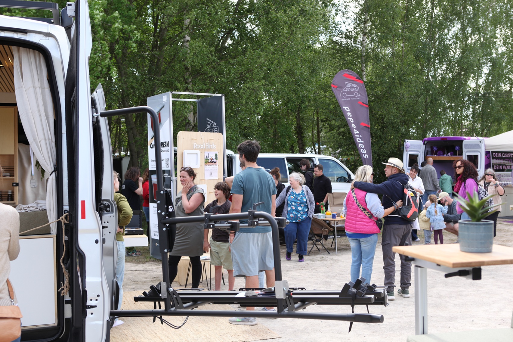 Besucher auf der Camper & Vanlife Event Messe in Hannover