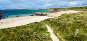 Ein schöner Strand in Connemara auf Irland