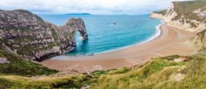 Das Felsentor "Durdle Door" im Meer in Südengland